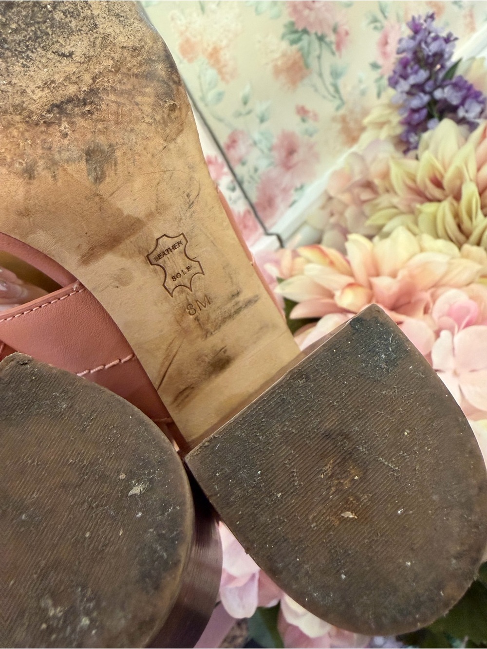 Tory Burch Coral Pink Leather Slingback Sandals with Gold Logo - Picture 4 of 4
